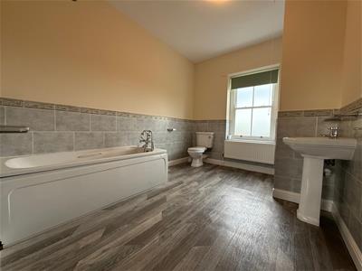 Bath/Shower Room